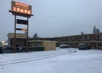 Sunset Inn hotel thumbnail 3