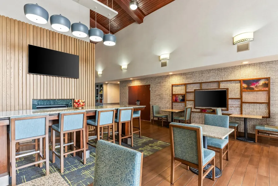 Hampton Inn & Suites Scottsburg hotel detail image 6