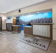 La Quinta Inn & Suites by Wyndham Conroe hotel detail image 5