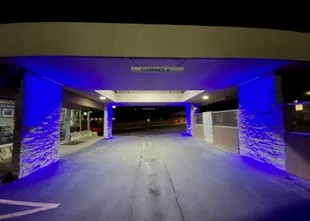 Super 8 by Wyndham Lawrence hotel thumbnail 5