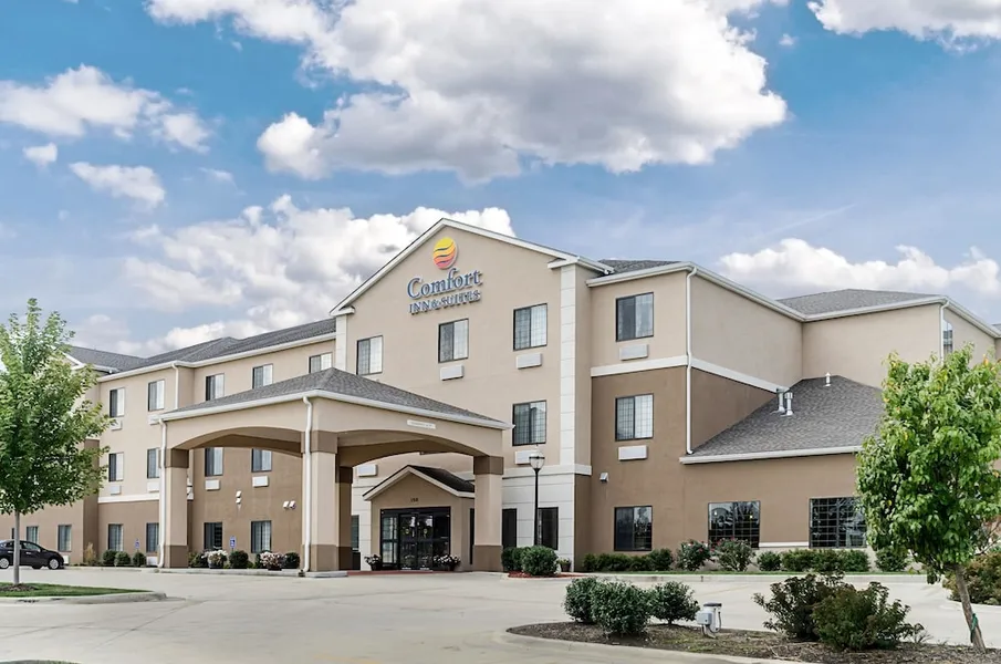 Comfort Inn & Suites Lawrence - University Area hotel detail image 2
