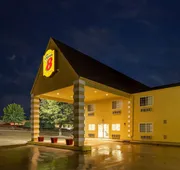 Super 8 by Wyndham De Soto hotel detail image 3