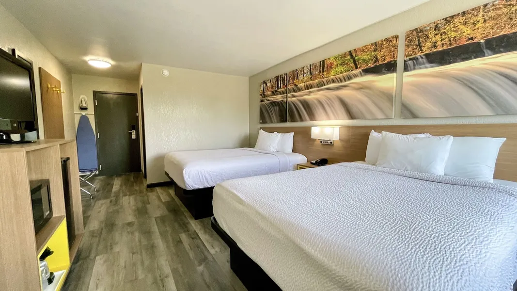 Days Inn by Wyndham Columbus IN hotel detail image 6