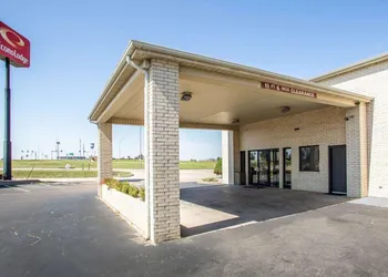 Econo Lodge St. Robert hotel thumbnail 4