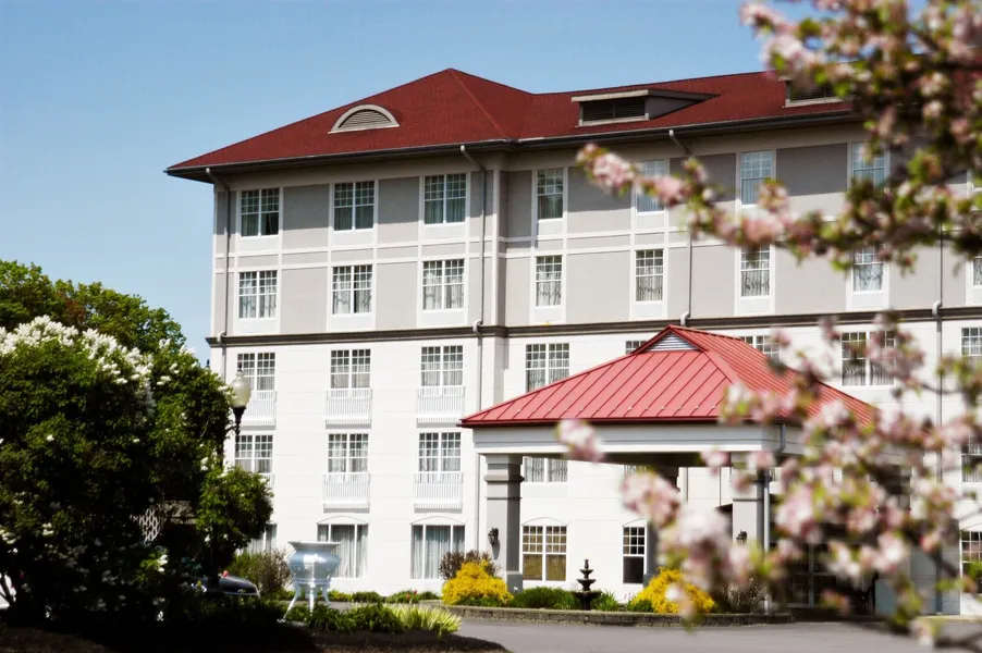 Fort William Henry Hotel and Conference Center hotel detail image 2