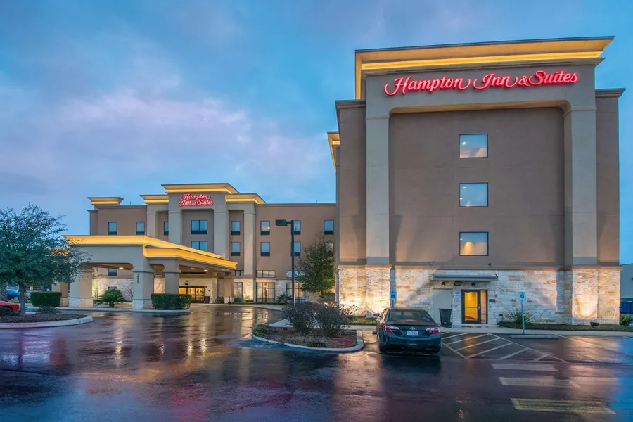 Hampton Inn & Suites Selma-San Antonio-Randolph AFB Texas hotel detail image 2