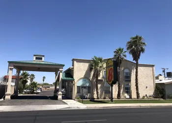 Super 8 by Wyndham Ridgecrest hotel thumbnail 3