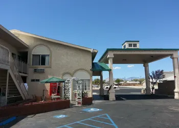 Super 8 by Wyndham Ridgecrest hotel thumbnail 6