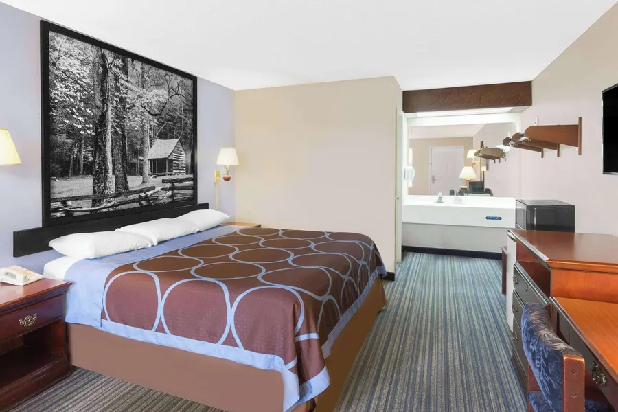Super 8 by Wyndham Whiteville hotel detail image 6