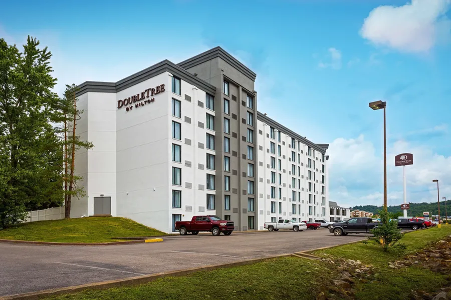 DoubleTree by Hilton Washington Meadow Lands Casino Area hotel detail image 2