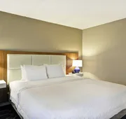 Hampton Inn Auburn hotel detail image 7