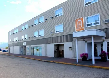 Acorn Motel hotel thumbnail 2