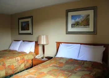 Acorn Motel hotel thumbnail 4