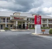 Red Roof Inn & Suites Calhoun hotel detail image 4