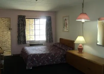 Oasis Motel hotel thumbnail 6