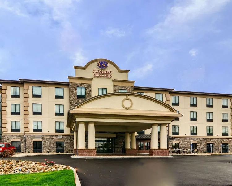 Comfort Suites Uniontown hotel detail image 2