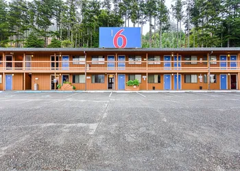Motel 6 Gold Beach, OR hotel thumbnail 2