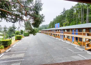 Motel 6 Gold Beach, OR hotel thumbnail 3