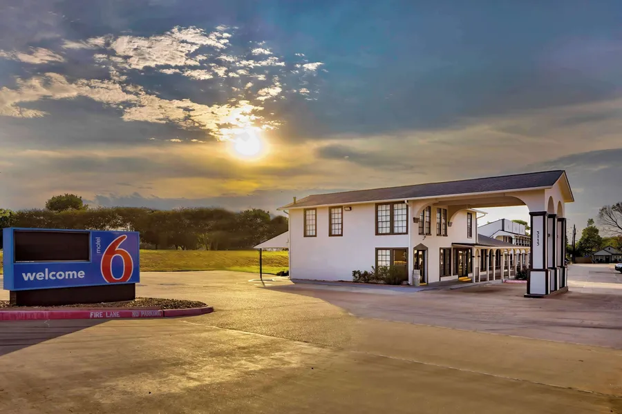 Motel 6 Bryan, TX - College Station hotel detail image 2