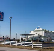 Motel 6 Dale, IN hotel detail image 4