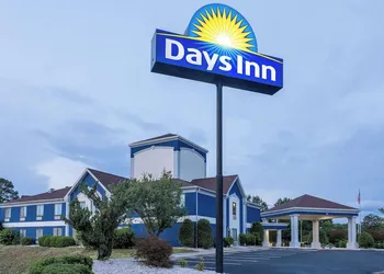Days Inn by Wyndham Louisburg hotel thumbnail 3
