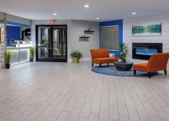 Days Inn by Wyndham Louisburg hotel thumbnail 7