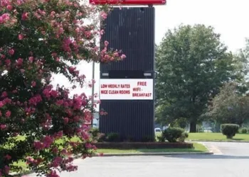 Red Carpet Inn & Suites hotel thumbnail 4