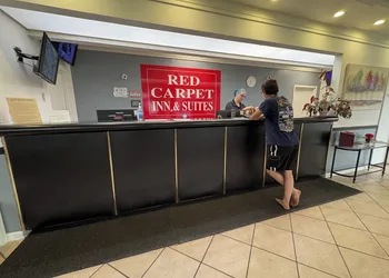 Red Carpet Inn & Suites hotel thumbnail 8