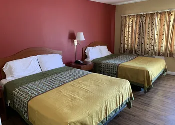 Desert Inn Motel hotel thumbnail 4