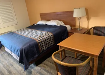Desert Inn Motel hotel thumbnail 5