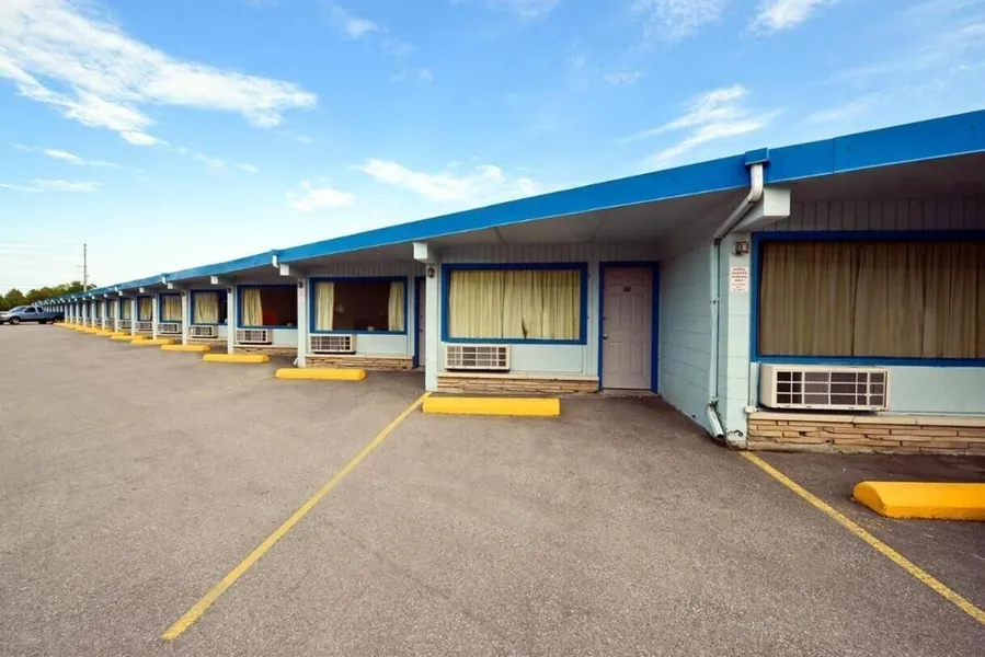 Travelers Inn hotel detail image 6