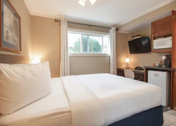 Buccaneer Inn hotel thumbnail 4