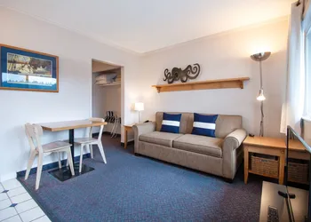 Buccaneer Inn hotel thumbnail 8