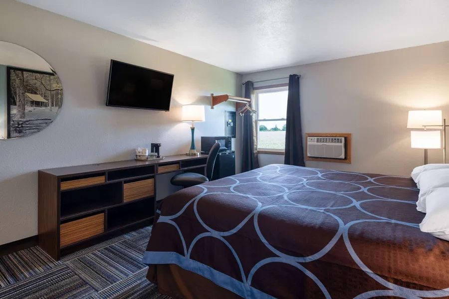Super 8 by Wyndham Mattoon hotel detail image 6