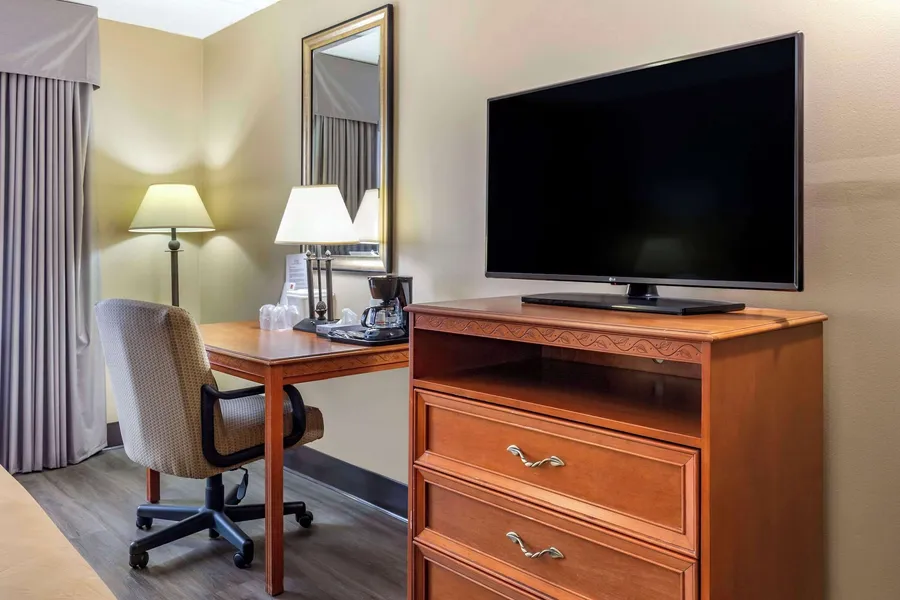 Econo Lodge & Suites Southern Pines - Pinehurst hotel detail image 6