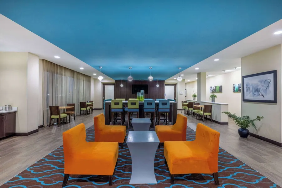 La Quinta Inn & Suites by Wyndham Artesia hotel detail image 6