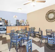 Boarders Inn & Suites by Cobblestone Hotels - Waterloo/Cedar Falls hotel detail image 4