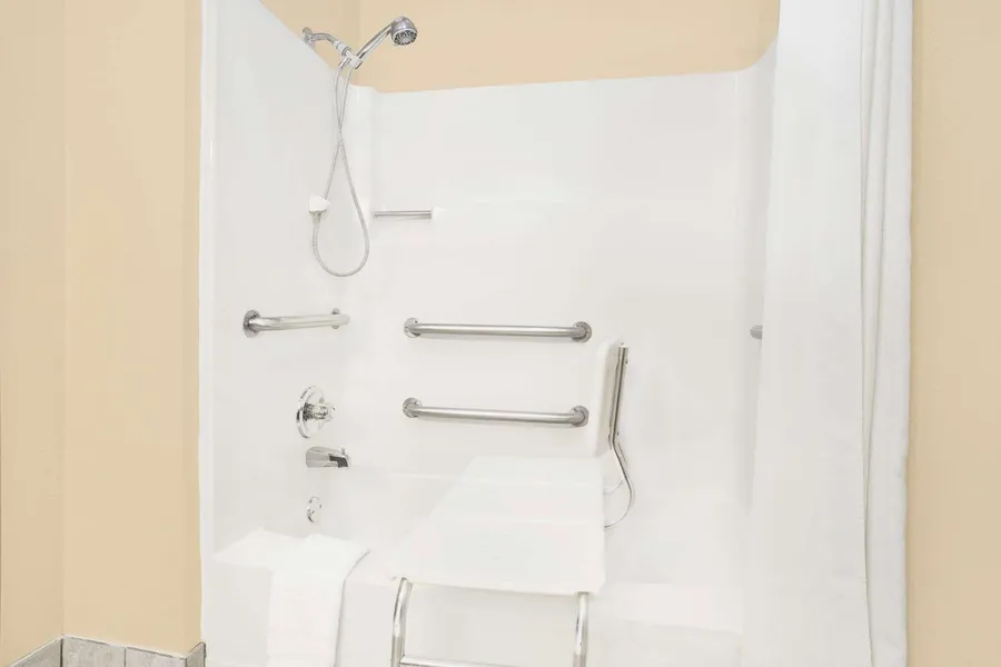 Boarders Inn & Suites by Cobblestone Hotels - Waterloo/Cedar Falls hotel detail image 6