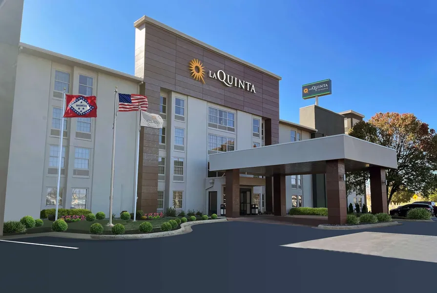 La Quinta Inn & Suites by Wyndham Jonesboro hotel detail image 2
