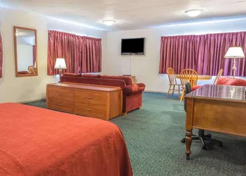 Quality Inn Royle hotel thumbnail 7