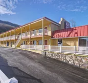 Econo Lodge Near Bluefield College hotel detail image 3