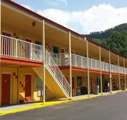 Econo Lodge Near Bluefield College hotel detail image 4