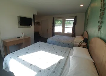 Motel 57 hotel thumbnail 3