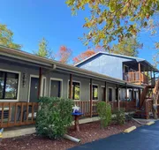 Shady Acre Inn and Suites hotel detail image 3