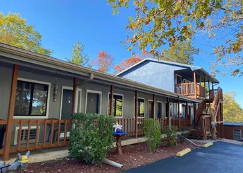 Shady Acre Inn and Suites hotel thumbnail 3
