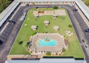 Shark Reef Resort Motel & Cottages hotel thumbnail 2