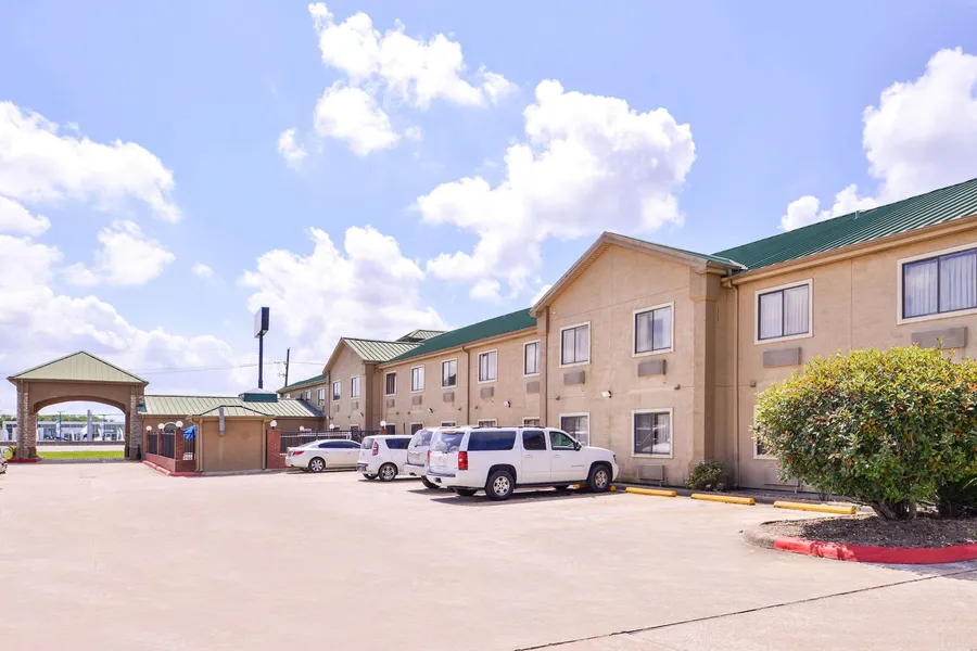 Quality Inn & Suites Beaumont hotel detail image 2