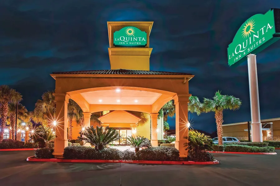 La Quinta Inn & Suites by Wyndham Beaumont West hotel detail image 2