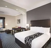 La Quinta Inn & Suites by Wyndham Beaumont West hotel detail image 7