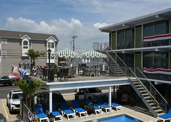 Grecian Gardens Motel hotel thumbnail 4